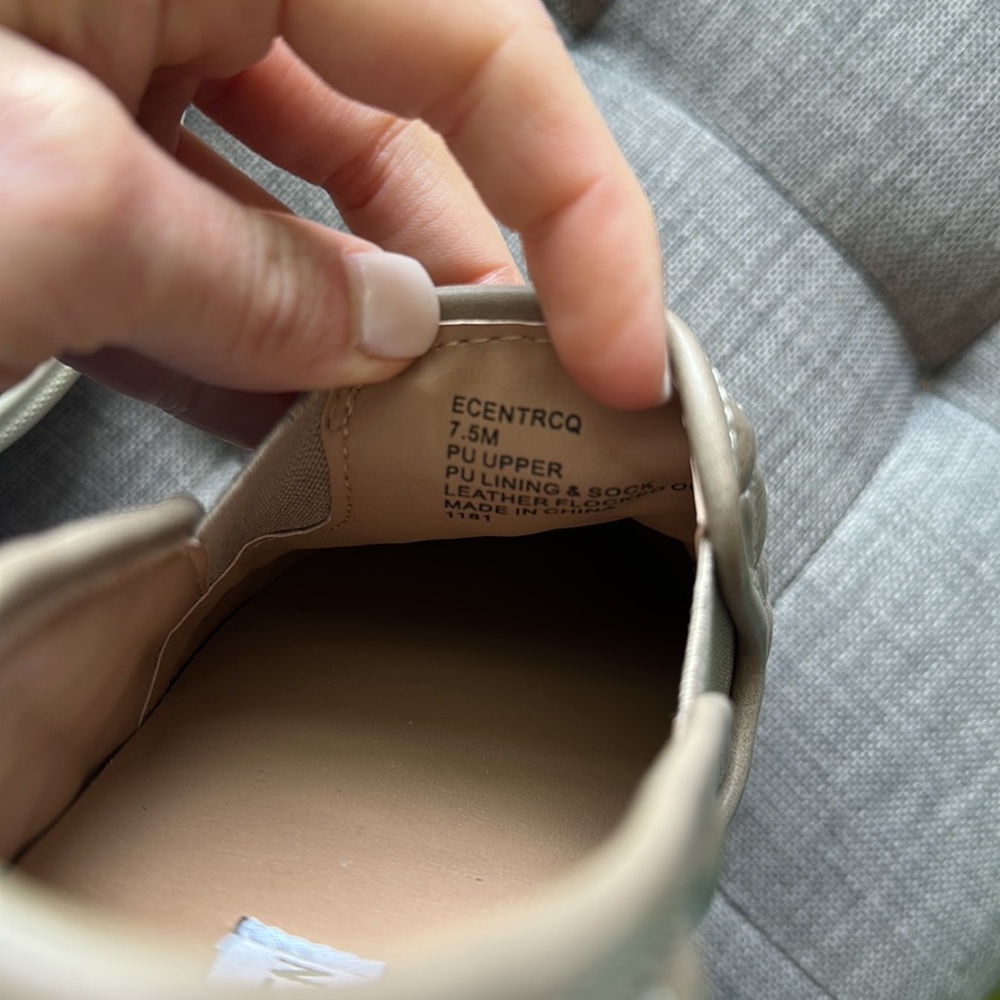 Steve Madden leather shoes. Taupe color! - Picture 5 of 5